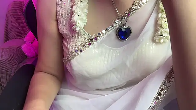 QueenAngelena Obrolan Langsung XXX