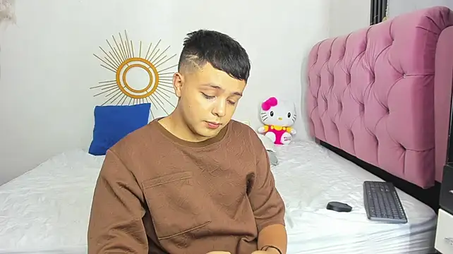 christopher_Hot Adlı Modelin Canlı XXX Sohbeti