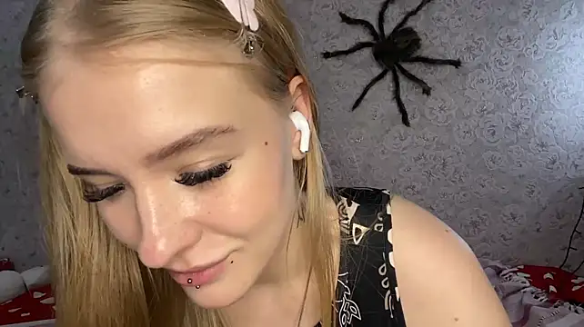 OnlyYourLina – Naživo XXX chat