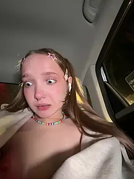 bambi_lu Adlı Modelin Canlı XXX Sohbeti