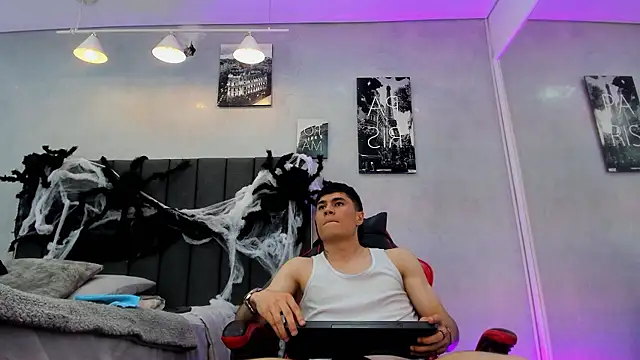 roan_birkin Pertunjukan Webcam