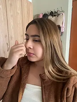 צ'אט XXX בשידור חי של Miabonnett_