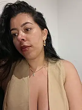 Luianna 现场XXX聊天