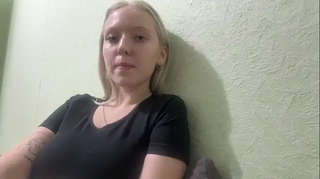 Chat XXX en directo de DeannKuliga