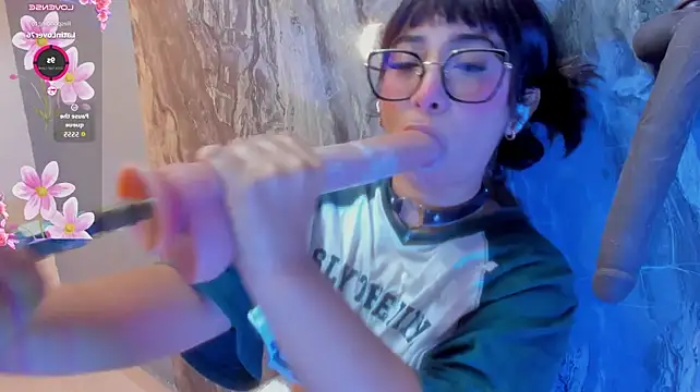 linda_sofi__'s Live XXX Chat