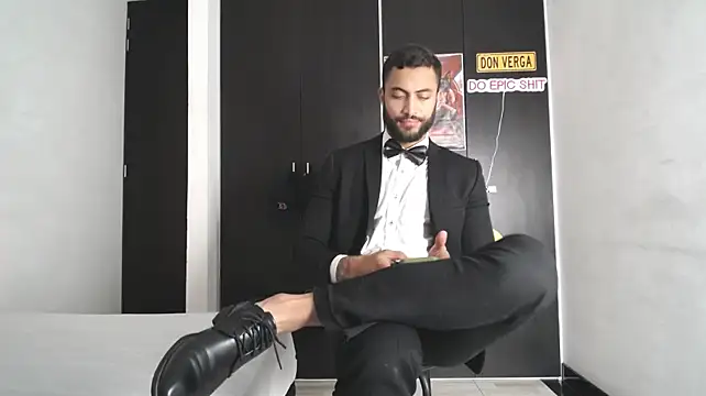 Chat +18 de ClayBrown ao vivo