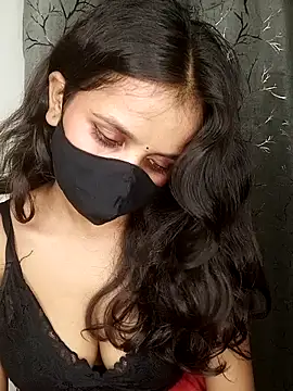 Priya_strip1n Webbikameraesitys