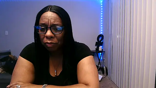 Goddessebonyrose's Live XXX Chat