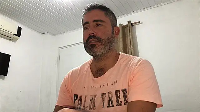 Chat XXX ao vivo de victor_chat
