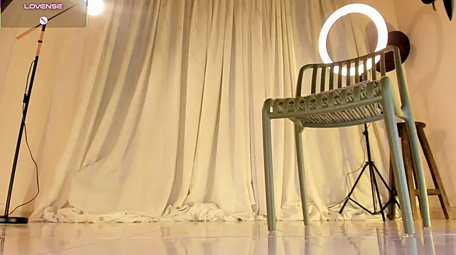 XXX chat uživo modela ArchieCollins