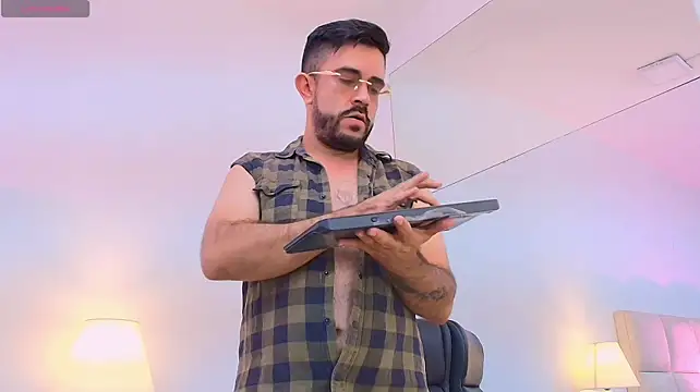 Czat XXX na żywo – NicoSaint_