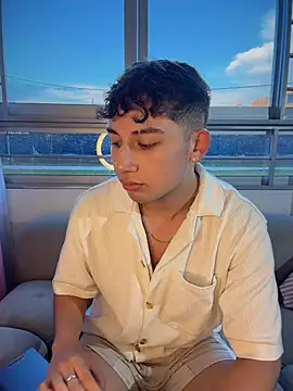 OLIVER_K Adlı Modelin Canlı XXX Sohbeti