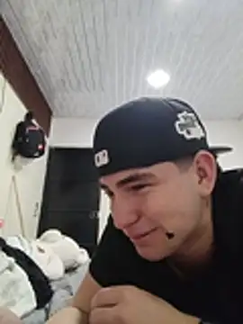 Chat +18 de MenOnlyHot ao vivo