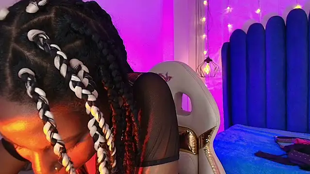 Queen_perla_'s Live XXX Chat
