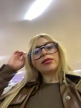CristalGmez's Live XXX Chat