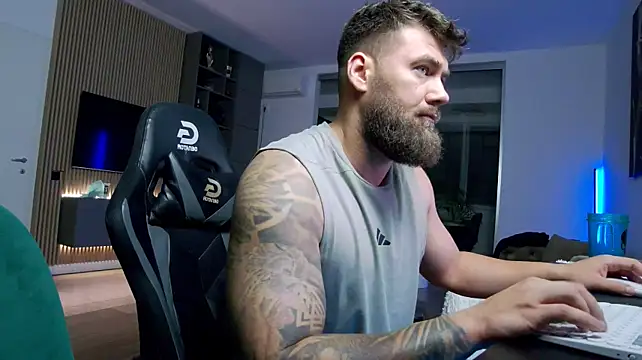 UbbeViking Chat XXX live