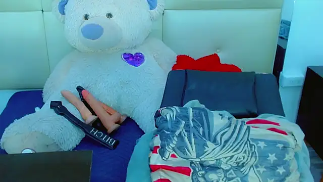 NharaBigCock Adlı Modelin Canlı XXX Sohbeti
