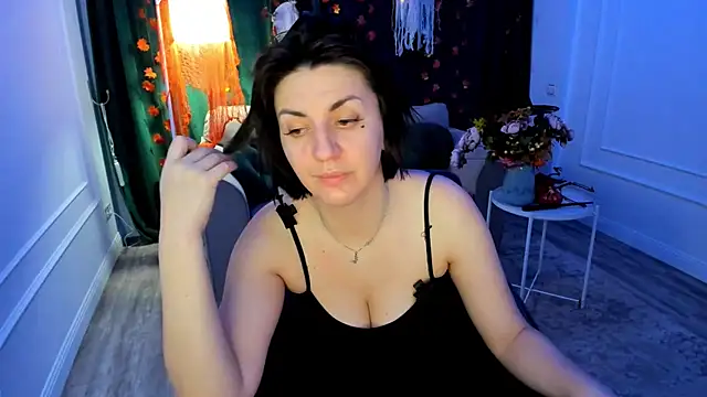 RoseWhispere's Live XXX Chat