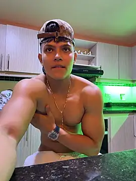 Chatroom XXX en direct de DilanMiller_