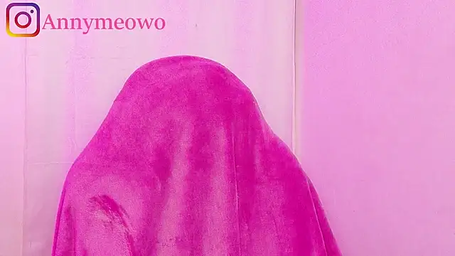 Chat +18 de Sachi_Meow ao vivo