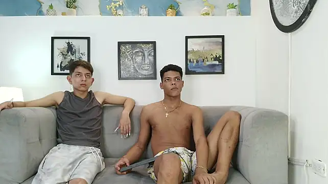 XXX chat uživo modela WHITET_AND_BLACK