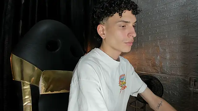 DAMIAN_22 Chat XXX live