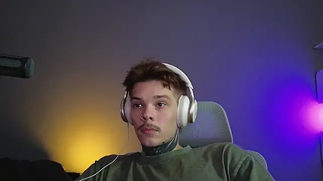 Онлайн чат XXX DENIS_HERE