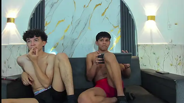 Nccouple_bless' Live XXX Chat