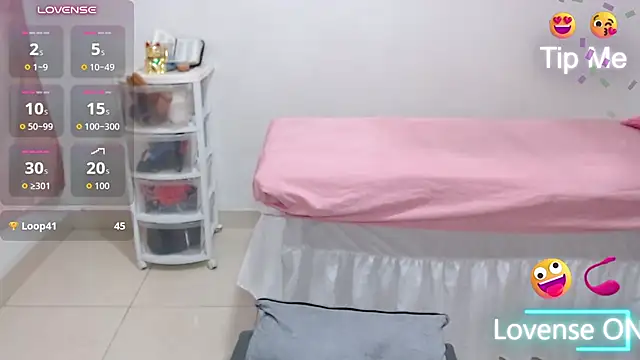 titsbiglovers Adlı Modelin Canlı XXX Sohbeti