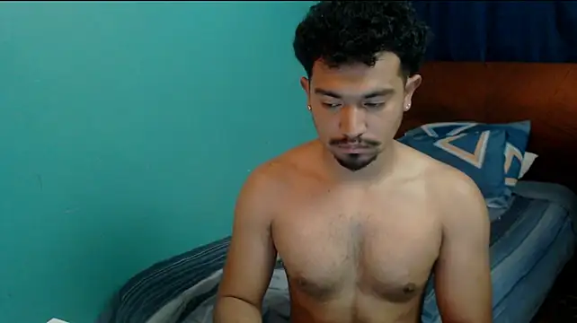 Macrino2's Live XXX Chat