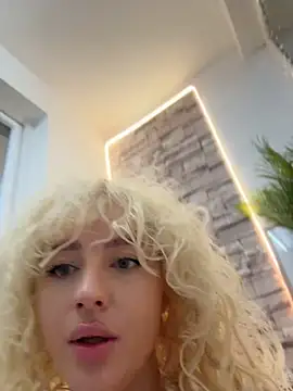 CurlyDaisy – Naživo XXX chat