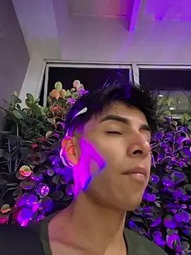 XXX chat uživo modela ZaneHoward