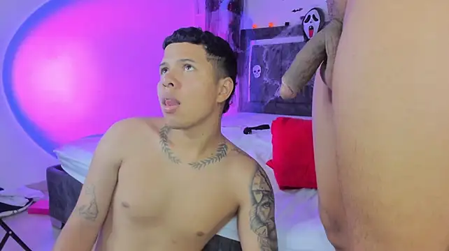 XXX chat uživo modela StevenSmith18