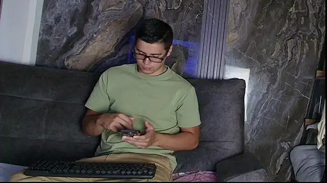 Luke_Conorr: απευθείας συνομιλία ΧΧΧ