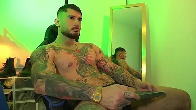 Czat XXX na żywo – DimitriSullivan_