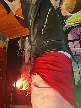 Lilith_X_Lucifer Chat XXX in diretta
