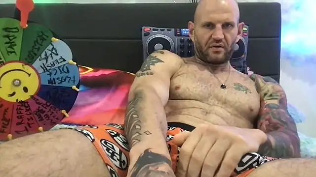 צ'אט XXX בשידור חי של brianomally