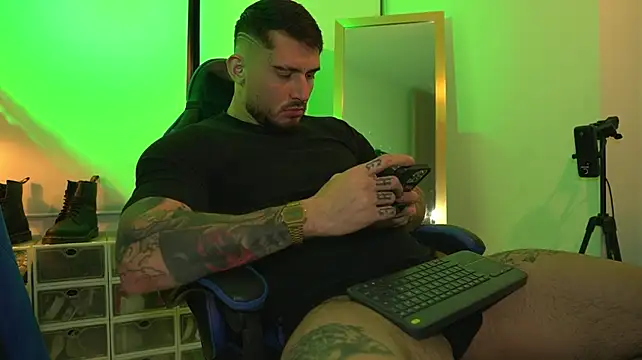 Chatroom XXX en direct de DimitriSullivan_