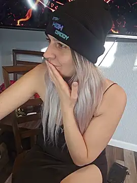 แชท XXX สดของ ScarletsWeb