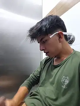 ZaneHoward XXX чат на живо
