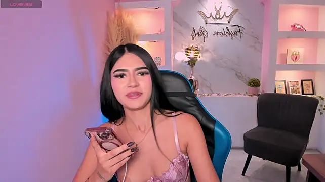 BellaaStorm Chat XXX in diretta