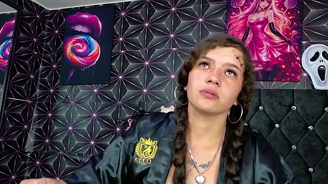 Sharlotshh's Live XXX Chat
