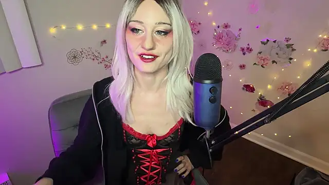 PrincessStarrXXX Adlı Modelin Canlı XXX Sohbeti