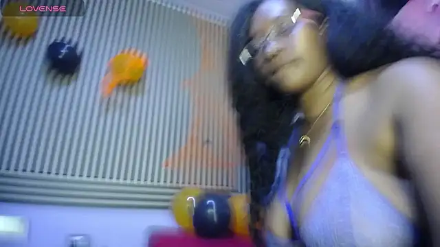 Chat +18 de bellanoir18 ao vivo