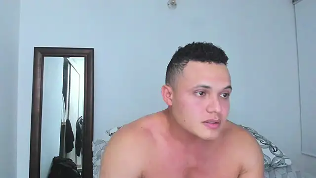 KingLevi01: απευθείας συνομιλία ΧΧΧ