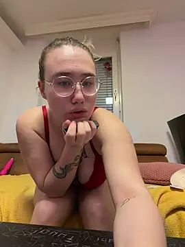 MarieHofer19's Live XXX Chat