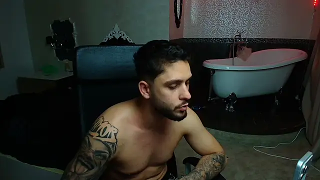 TroyWadee live XXX chat