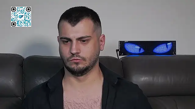 Živý XXX chat CrazyDom1