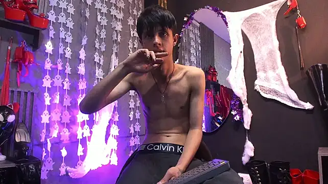 MikeHunteerのライブXXXチャット