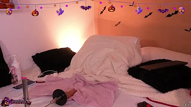 Melifluaa Adlı Modelin Canlı XXX Sohbeti